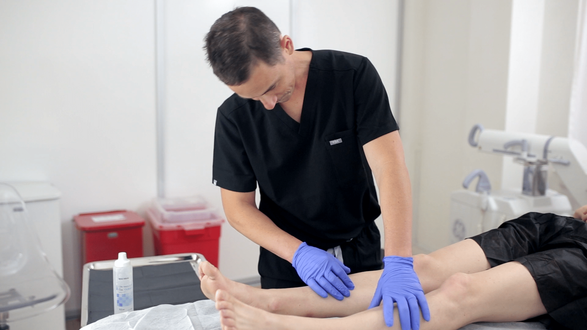 Minimally invasive vein treatments are safe and effective and require no downtime. In this article, experts at a top vein center in California discuss minimally invasive vein treatment options. 