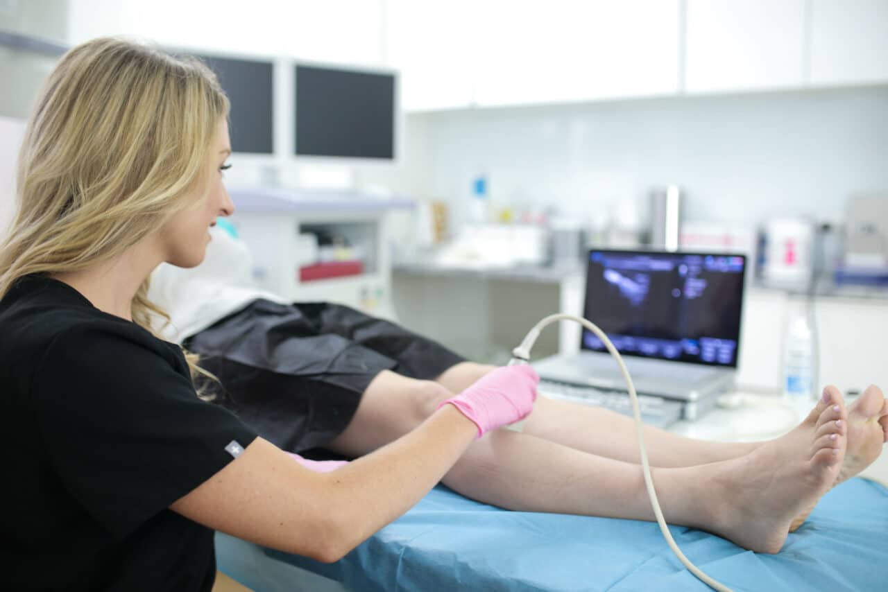 If you’re interested in vein insurance in California, here’s what you need to know. Vein doctors accept most insurance plans. Cosmetic vein centers usually don’t.